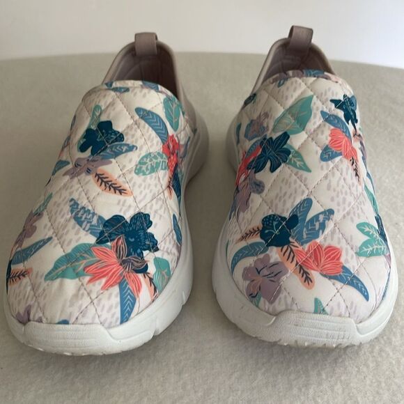 Vera Bradley VB Cloud Slip-On Sneakers - Picture 2 of 10
